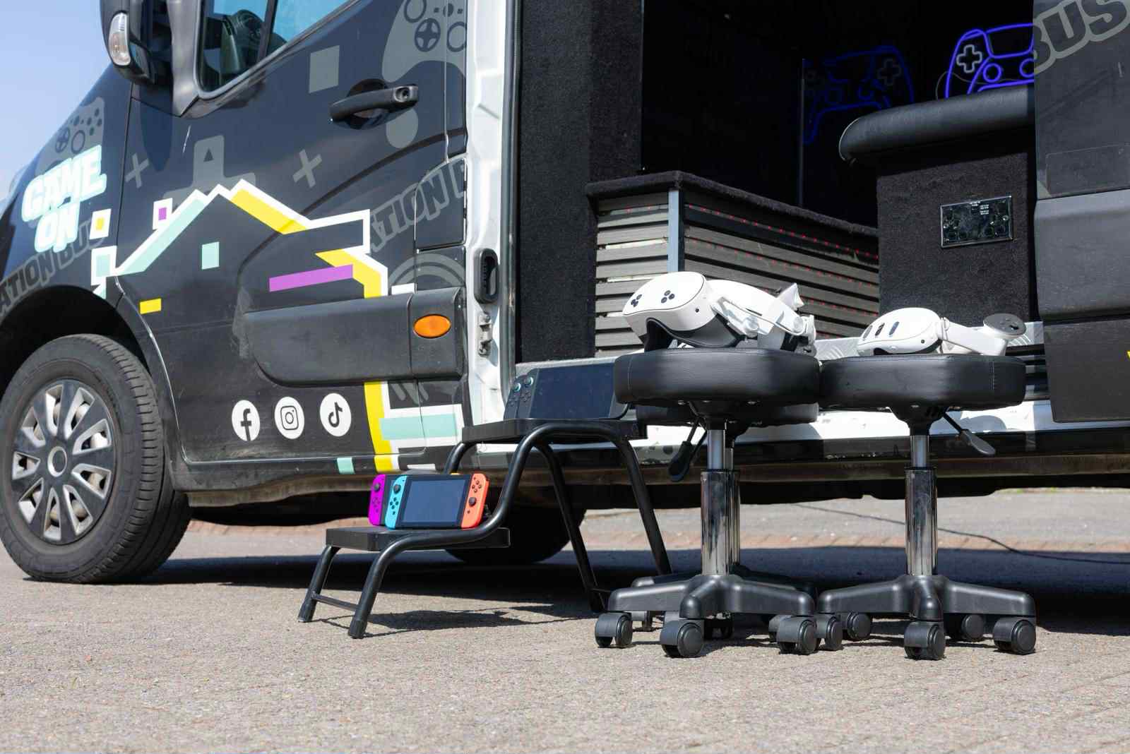 2c042301 43ae 4b6c b75a 53f40e2af8f8